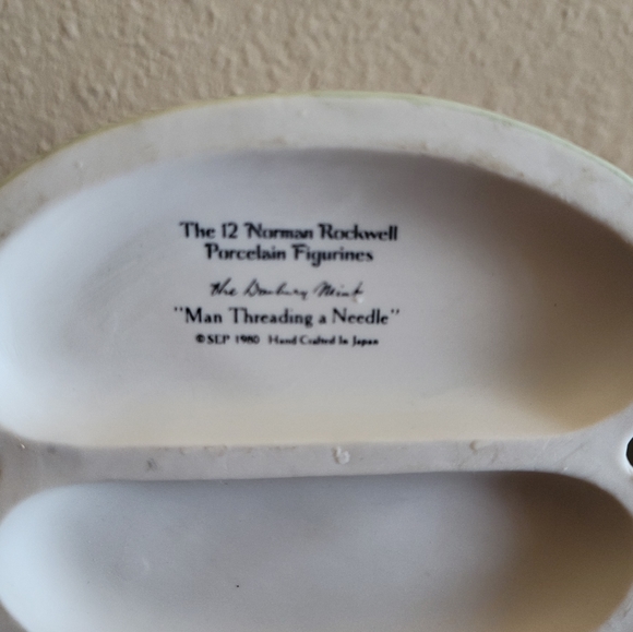 Norman Rockwell "Man threading needle" 1980 Vintage - Picture 8 of 9